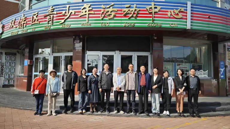 市关工委深入到双滦区青少年活动中心调研关心下一代工作
